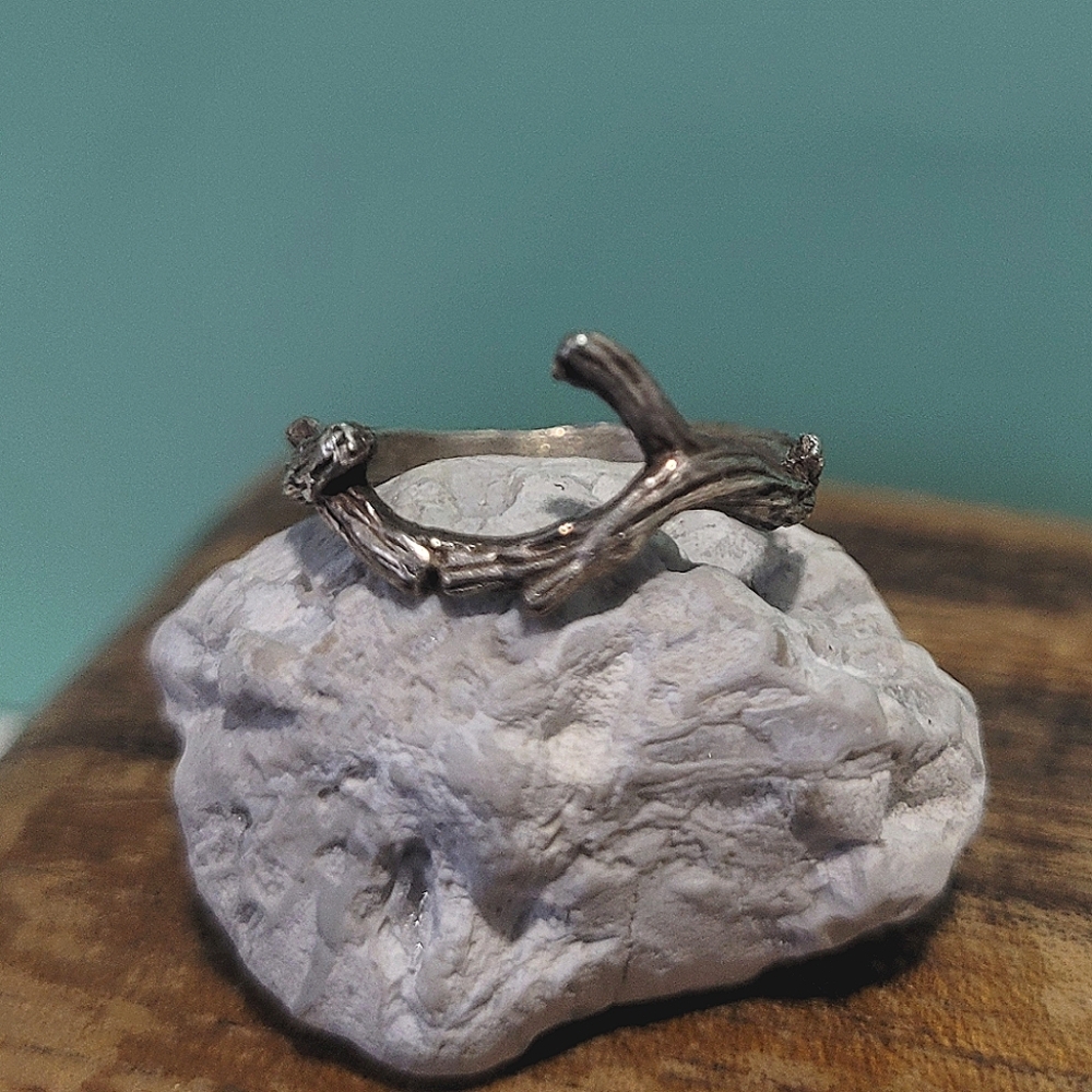 Brach style ring maybe size 7